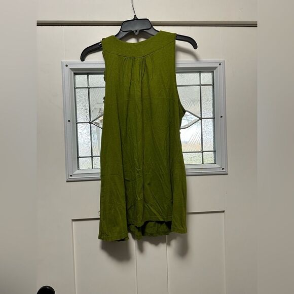 Merona Ruffle Tank. Olive Green. Flowy (227) - Picture 4 of 4